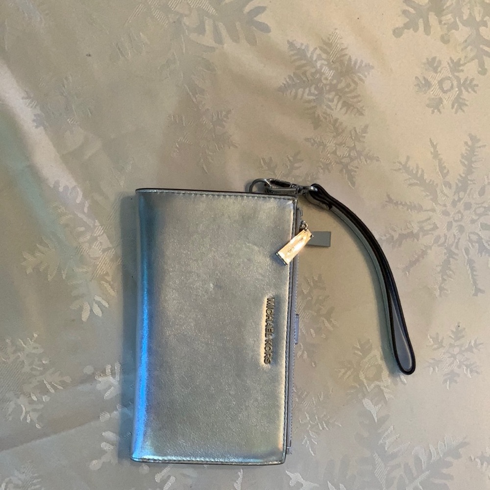 Michael Kors wristlet